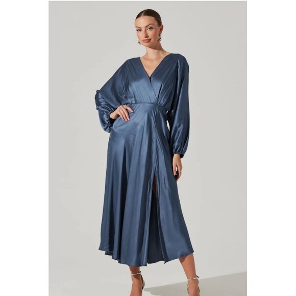 ASTR the Label Womens Kimiko Midi Dress V Neck Slate Blue Size Small NWT - Picture 1 of 14
